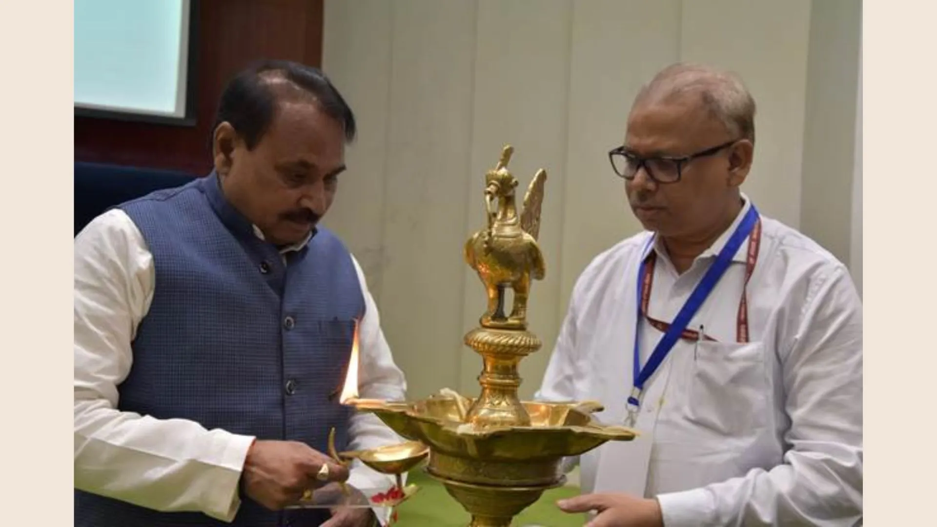 छोटे उद्योगों से खरीद का लक्ष्य हासिल करें सार्वजनिक उपक्रम : मंत्री भानु प्रताप सिंह वर्मा