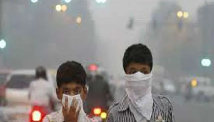 Kanpur : वाहनों के कम फर्राटा भरने से मिली मामूली राहत, 200 से कम हुआ AQI, मंडल मुख्यालयों में खराब शहर की हवा