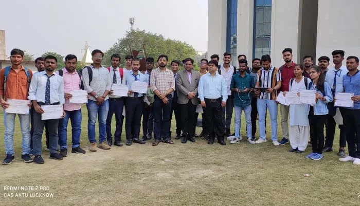 एकेटीयू: कृषि क्षेत्र में ड्रोन तकनीक बहुत उपयोगी, साथ में युवाओं का भी भविष्य, विशेषज्ञों ने दी राय