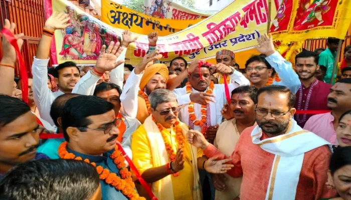 बलरामपुर: अक्षय नवमी परिक्रमा में उमड़ा आस्था का सैलाब