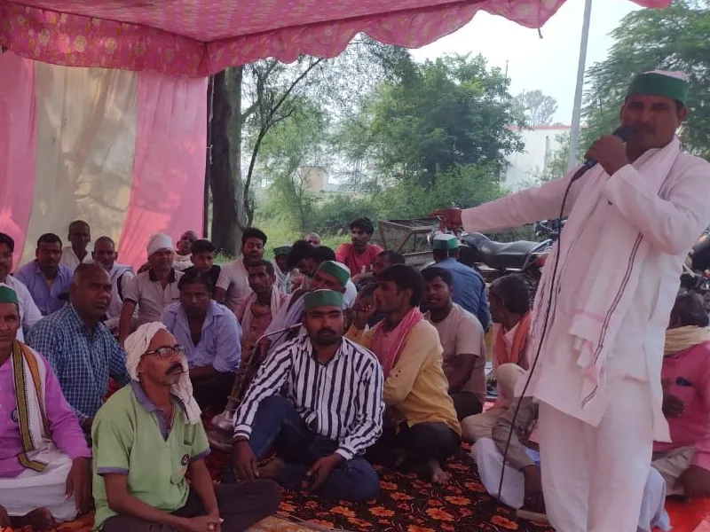 बहराइच: लखनऊ-गोंडा पैसेंजर ट्रेन संचालन को लेकर भाकियू का अनशन जारी 