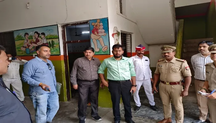 इटावा: निकाय चुनाव की मतदाता सूची फीडिंग का काम अभी अधूरा