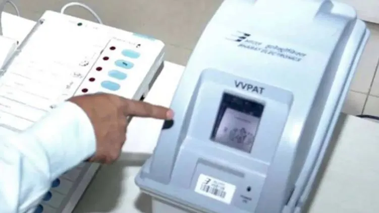 बरेली: निकाय चुनाव की तैयारियों में जुटा आयोग, तमिलनाडु, झारख‍ंड और बिहार से आईं EVM-वीवीपैट मशीनें