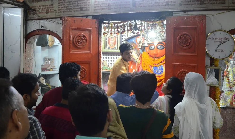 बरेली: चंद्रग्रहण के बाद मंदिरों के खुले कपाट, गूंजी शंखध्वनि