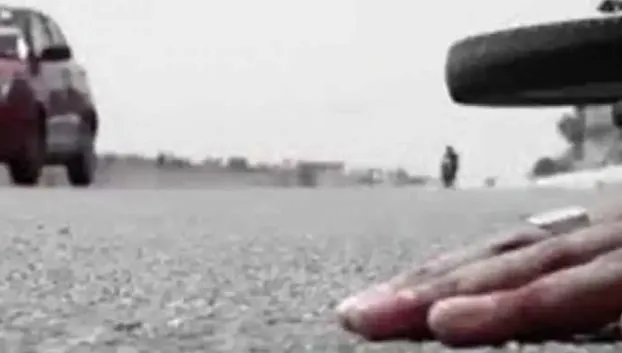 शाहजहांपुर: ई-रिक्शा से टकराकर बाइक सवार की मौत, परिवार में मचा कोहराम