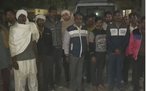 बदायूं: पिकअप की टक्कर से बाइक सवार दो युवकों की मौत