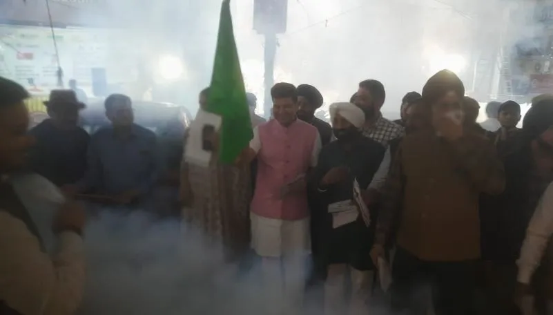 बरेली: सतर्कता ही डेंगू से बचाव, हर वार्ड में एंटी लार्वा का छिड़काव करा रहे- नगर आयुक्त