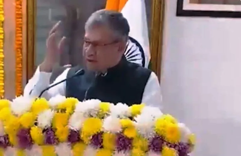 जनजातीय समुदाय की महिलाएं भारत में करेंगी iPhone का निर्माण, गौरव दिवस पर बोले रेल मंत्री