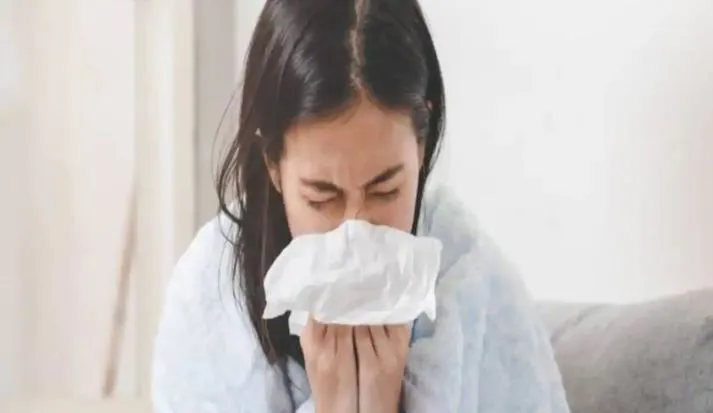 Health Tips: बढ़ती सर्दी में बुखार, खराश और खांसी से मिलेगा छुटकारा, अपनाएं ये घरेलू नुस्खा...