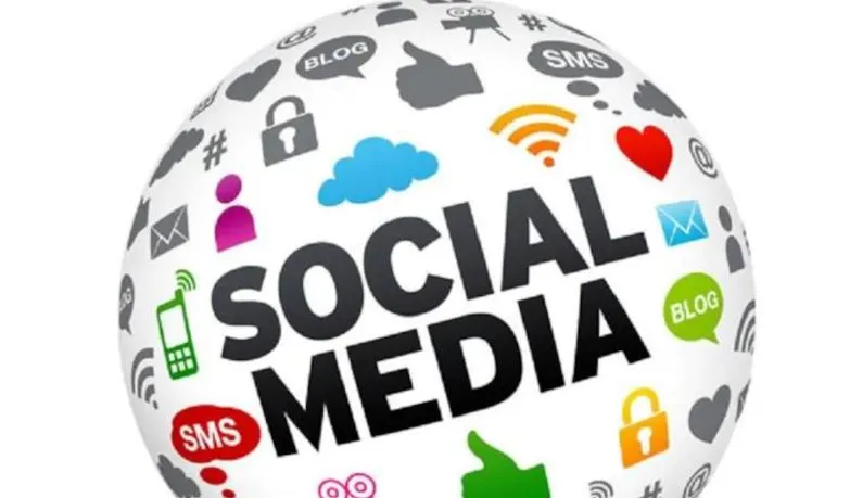 Gujarat: मतदाताओं तक पहुंचने के लिए सोशल मीडिया का हो रहा है भरपूर इस्तेमाल 