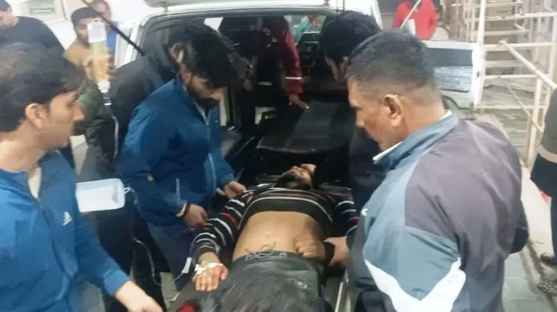 मेरठ: फायरिंग से दहला हाइवे, युवक के पैर में लगी गोली, मची अफरा तफरी 