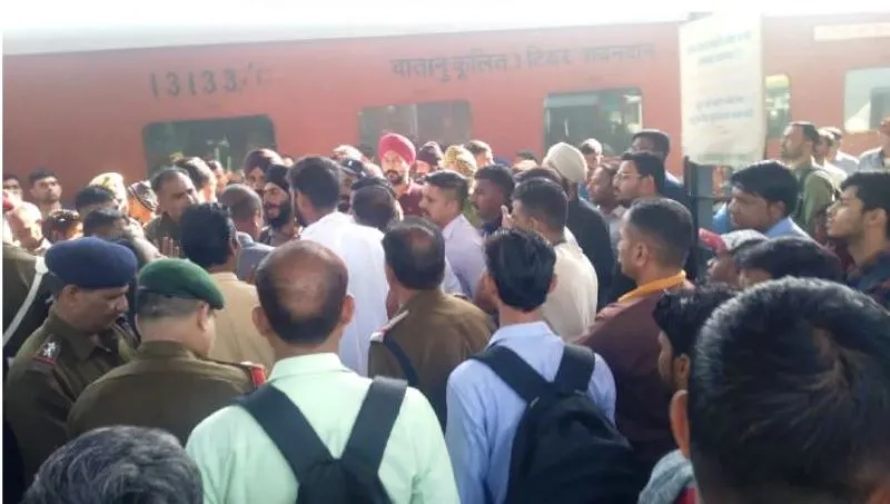 फौजी के परिजन पहुंचे बरेली, होश में आने पर दर्ज होंगे बयान