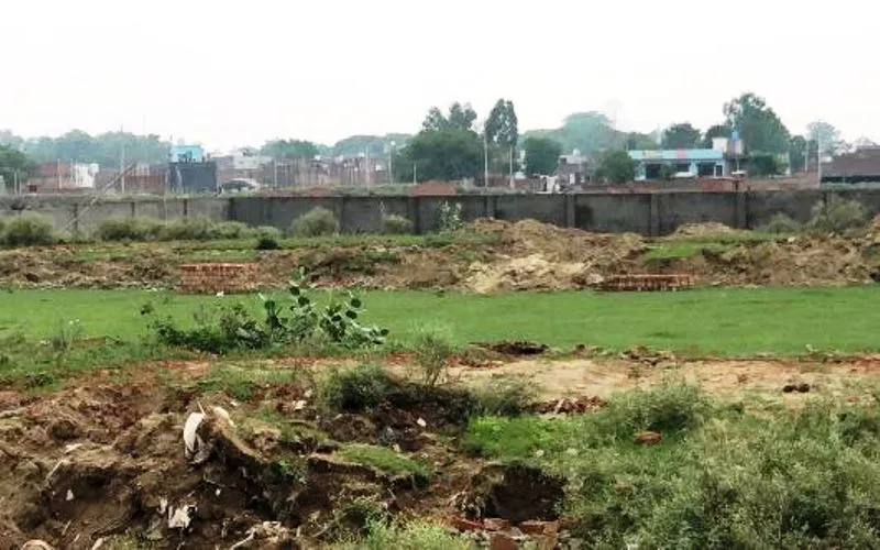 बरेली: BDA ने 2O करोड़ की भूमि को कराया कब्जा मुक्त, बाउन्ड्रीवाल का निर्माण कार्य शुरू