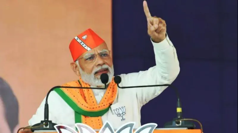 Gujarat Election: वलसाड में गरजे पीएम मोदी, बोले-'गुजरात को बदनाम करने वालों से रहें सावधान'