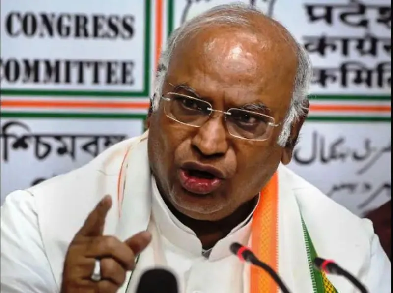 खड़गे ने आंदोलनकारी किसानों से किये गये वादों को ‘पूरा नहीं करने’ के लिए मोदी सरकार पर निशाना साधा