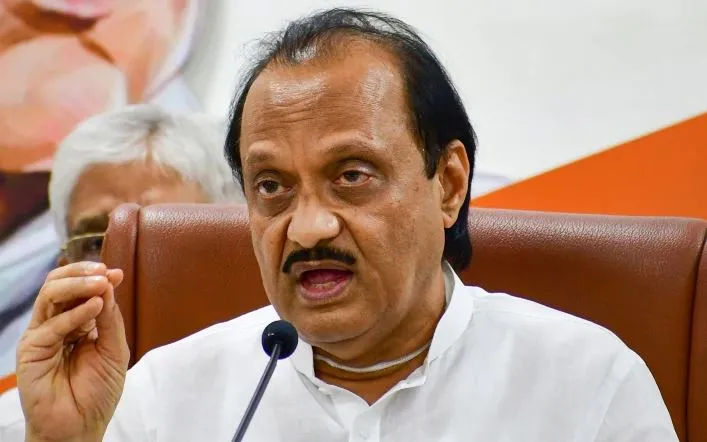 अजीत पवार ने शिवाजी महाराज को लेकर राज्यपाल पर साधा निशाना 