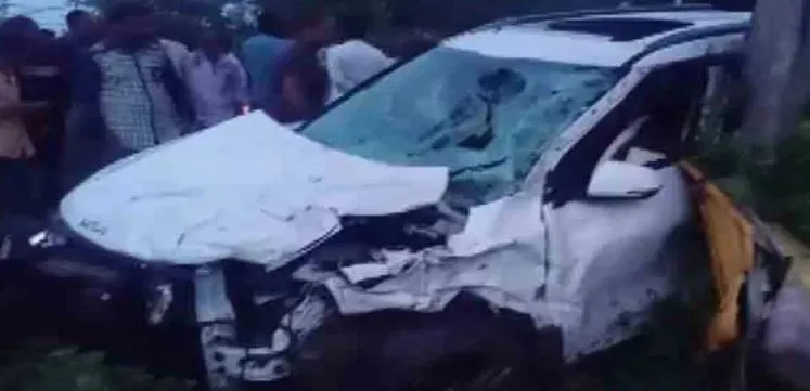 सांसद की सुरक्षा में चल रही दो गाड़ियाँ आपस में भिड़ी, सभी सुरक्षित