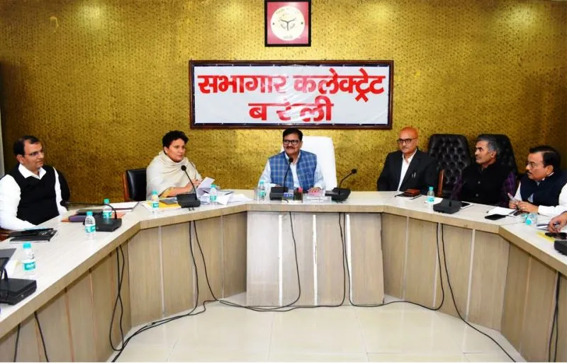 बरेली: निर्वाचन आयोग की गाइडलाइन अच्छे से पढ़ लें आरओ और एआरओ- डीएम