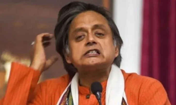 कांग्रेस: परेशानी में थरूर, पूछा- मेरी गतिविधियां गुटबाजी कैसे हुईं?