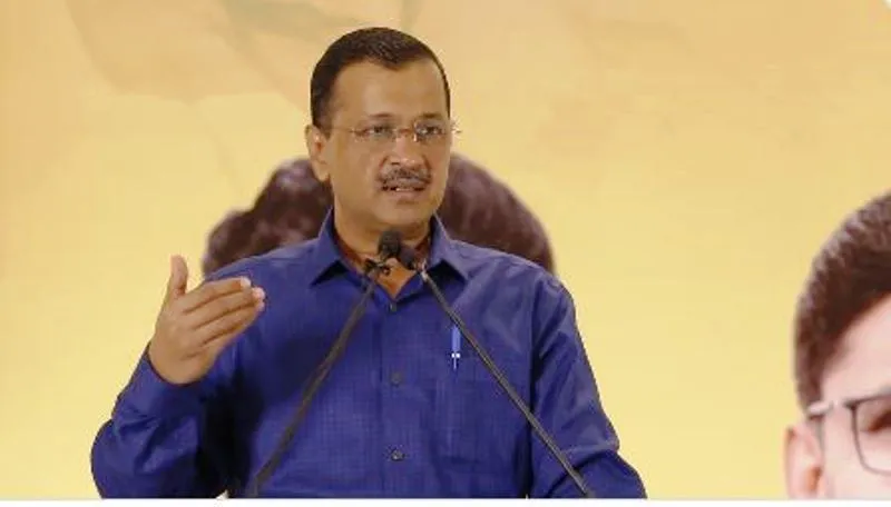 Gujarat Elections: केजरीवाल ने कहा- सूरत को बनाएंगे वस्त्र उत्पादन केंद्र, कारोबारियों को सौगात देने का वादा