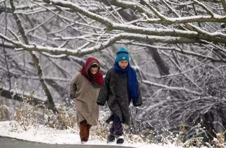 कश्मीर में कड़ाके की ठंड जारी, पहलगाम रहा सबसे ठंडा स्थान 