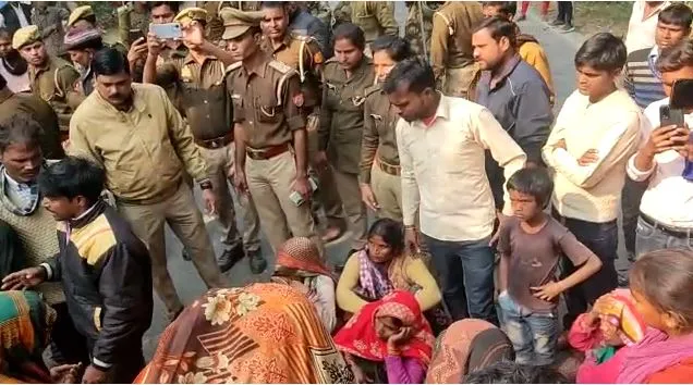 बरेली: छात्र की हत्या के विरोध में किया सड़क जाम, जमकर हंगामा और नारेबाजी