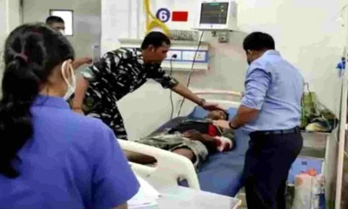 छत्तीसगढ़: प्रेशर बम की चपेट में आने से सीआरपीएफ का जवान घायल