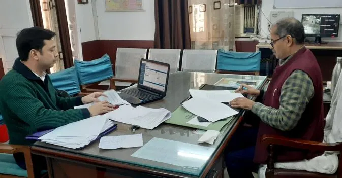 बरेली: समाधान के लिए 'कागजों' में बहाना...आधी हकीकत आधा फसाना