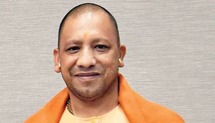 टीम वर्क से किसी भी महामारी को हराया जा सकता है :सीएम योगी