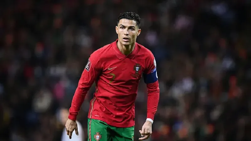 रोनाल्डो ने की मैनचेस्टर यूनाइटेड और कोच एरिक टेन हैग की आलोचना, कहा- धोखा दिया