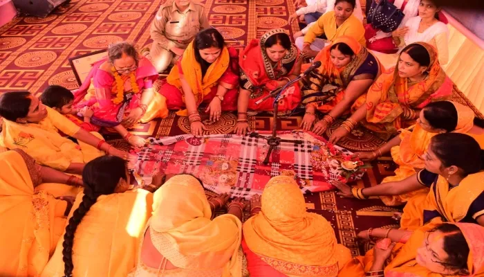 अयोध्या: भरतकुंड महोत्सव में दुरदुरिया पूजन का बना कीर्तिमान