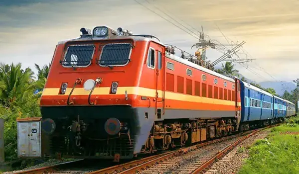 मुरादाबाद : यात्री ट्रेनों की तरह मोबाइल पर देख सकेंगे मालगाड़ी की स्थिति, जुलाई 2023 तक तैयार हो जाएगा साफ्टवेयर