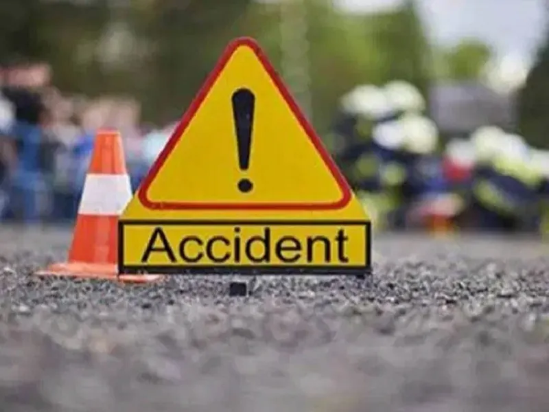 अयोध्या: डंपर ने बाइक सवार को मारी टक्कर, बेटी, पत्नी व बच्ची घायल 