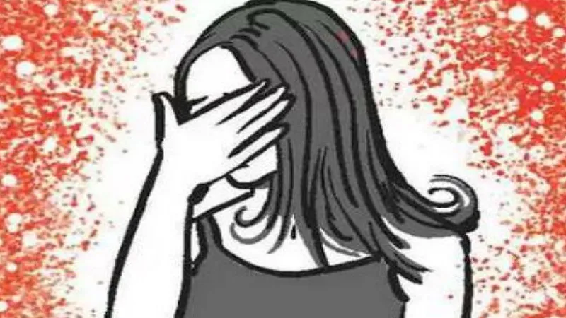 मुरादाबाद : छेड़छाड़ का मामला दर्ज होते ही अश्लील वीडियो बनाने का आरोपी अंशकालिक चपरासी फरार