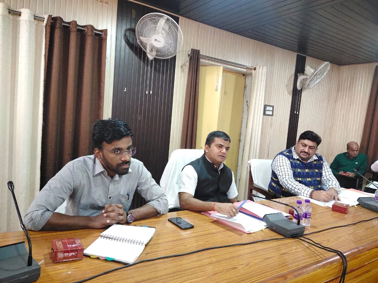 पास्को के मामले को एक महीने के भीतर निस्तारण के प्रयास किए जाएं :डीएम