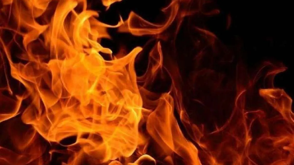 नैनीताल: कोतवाली से 100 मीटर की दूरी पर मौजूद फड़ को अराजक तत्वों ने फूंक डाला