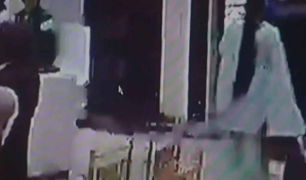 बरेली: शादी समारोह से दुल्हन के जेवर समेत 5 लाख रुपए से भरा बैग चोरी, घटना CCTV में कैद