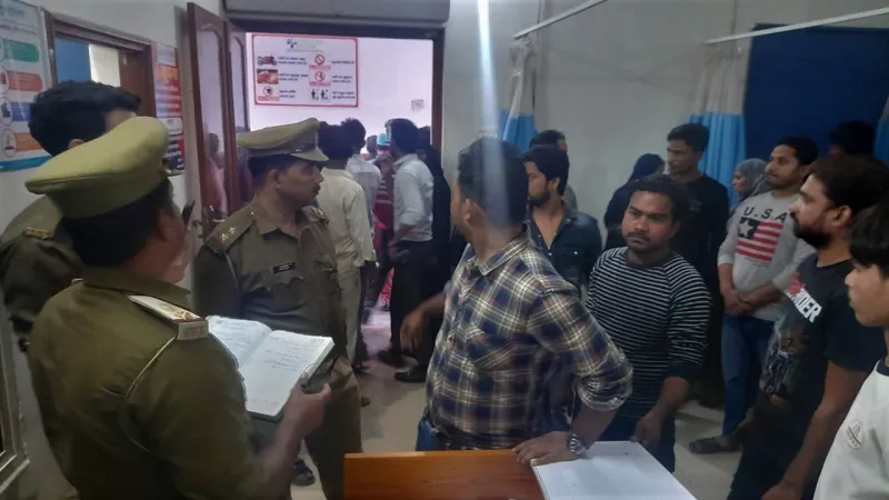 संभल: छत से गिरी महिला की उपचार के दौरान मौत, हंगामा