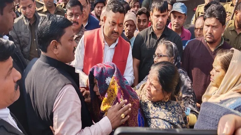 अमरोहा: हाथ-पैर बांधकर दुकान में सो रहे व्यापारी की हत्या, व्यापारियों में रोष