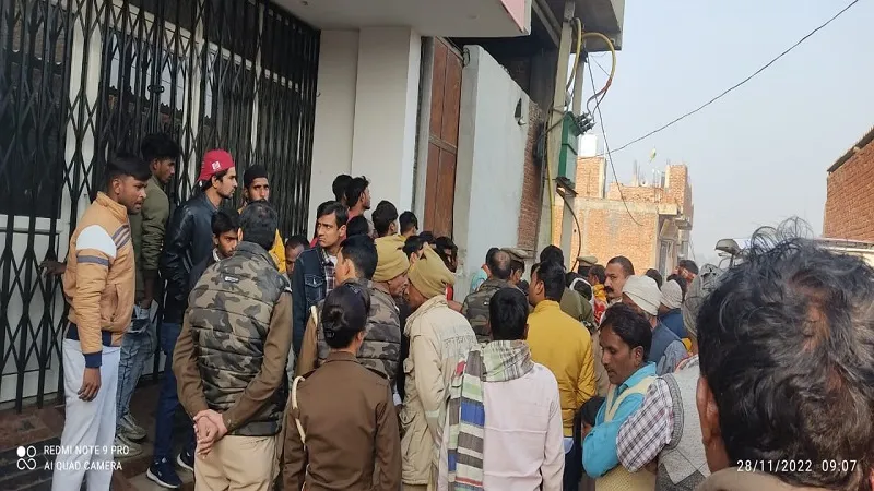 अमरोहा: अस्पताल के 15 फुट ऊंचे फ्लोर से गिरे दरोगा, हालत गंभीर 