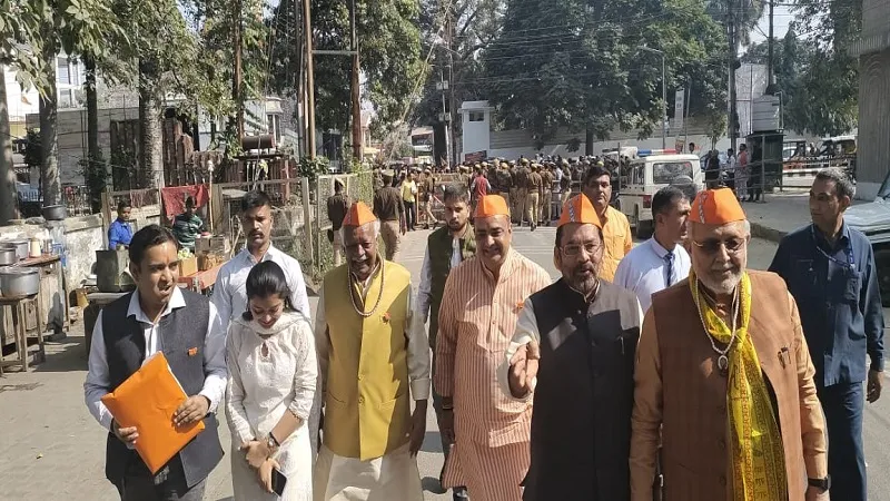 विधानसभा उपचुनाव: भाजपा प्रत्याशी का नामांकन कराने को रामपुर पहुंचे कई मंत्री