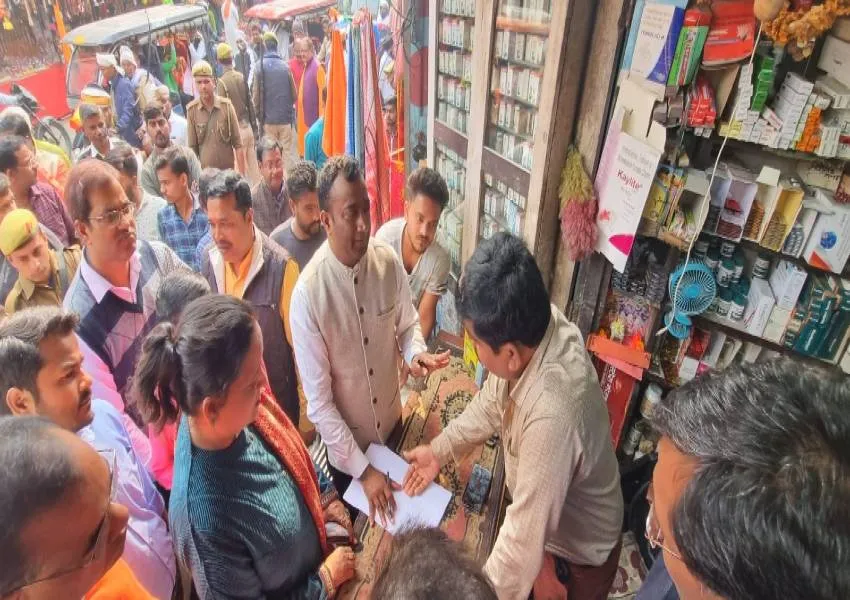 रामपथ चौड़ीकरण मामला: हुई संवाद की पहल, टला सत्याग्रह, व्यापारियों ने कहा- मिला है आश्वासन