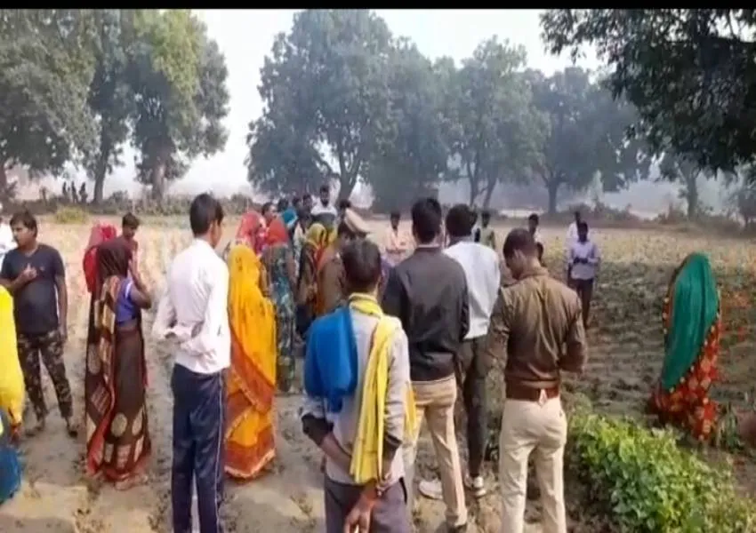 रायबरेली: गांव से बाहर पेड़ पर लटकता मिला बुजुर्ग महिला का शव, गांव में मचा हड़कंप