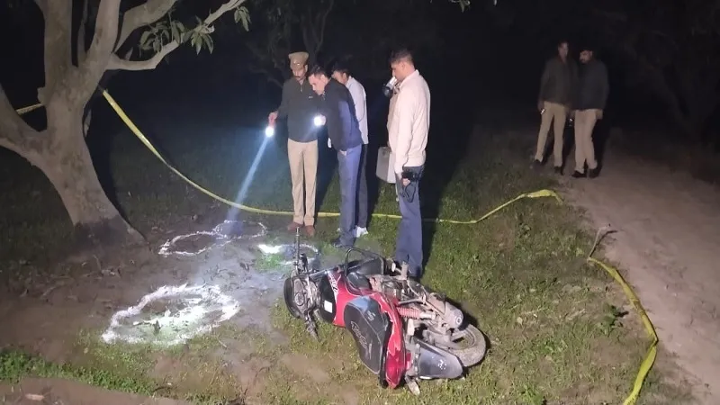 अमरोहा : मुठभेड़ में व्यापारी की हत्या करने वाले आरोपी के पैर में लगी गोली, सिपाही भी घायल