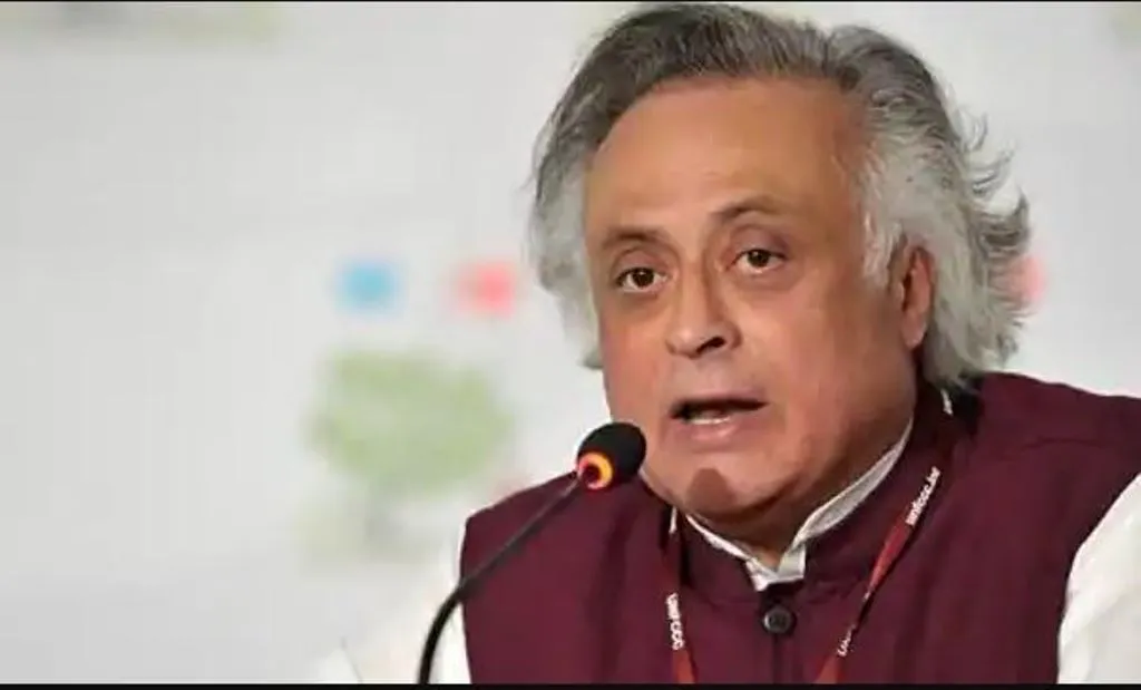 आरएसएस और हिंदू महासभा थे संविधान के खिलाफ: जयराम रमेश 