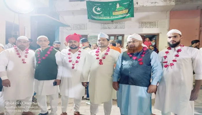 अयोध्या: अंजुमन रौनके हक ने निकाला जुलूस-ए-गौसिया