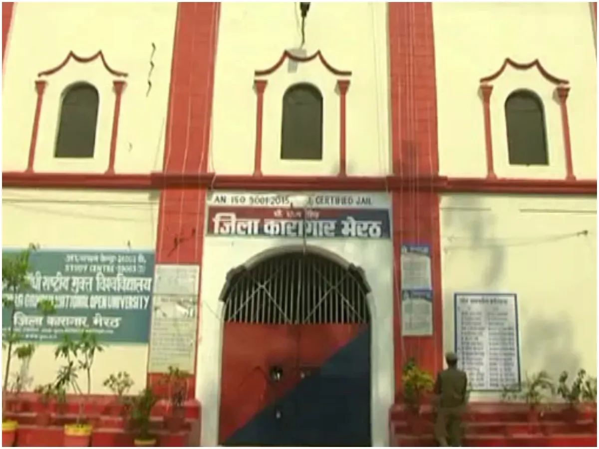 मेरठ: जेल में मुलाकात के बहाने नशे की गोलियां आपूर्ति करता था वकील, गिरफ्तार