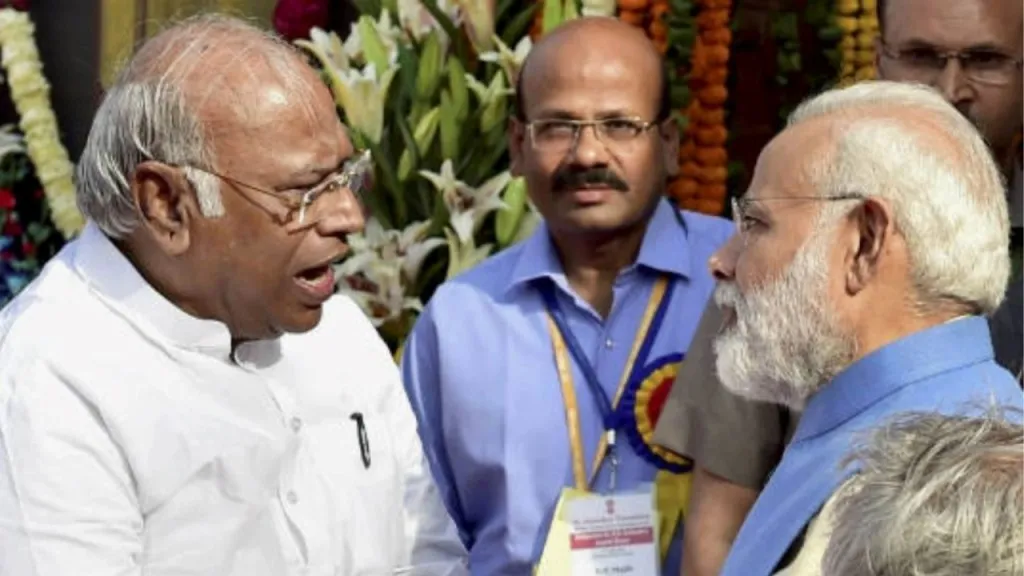 छात्रों से पैसे छीनकर आपकी सरकार कितना कमा लेगी या बचा लेगी?: खड़गे ने PM Modi पर साधा निशाना 