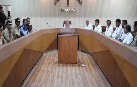मोरबी हादसा: पीएम मोदी ने की हाई लेवल मीटिंग, कहा- हादसे की विस्तृत, व्यापक जांच समय की मांग