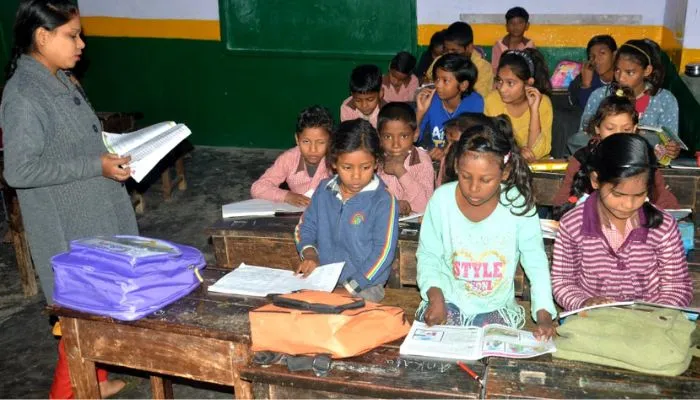Kanpur News : ठंड शुरू पर 34 हजार बच्चें बिना स्वेटर, DBT योजना का अभी तक नहीं मिला लाभ